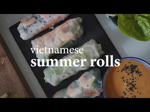 Vietnamese summer rolls recipe (with peanut sauce)