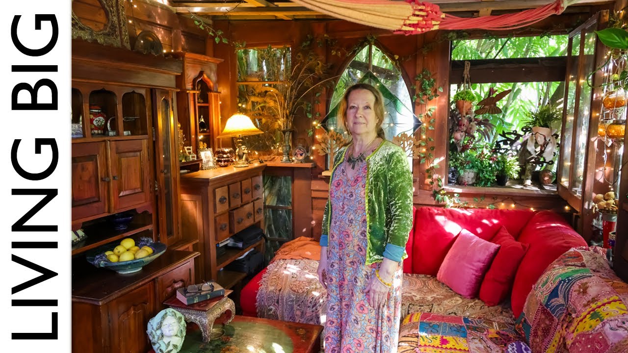 Secret Tiny Home & Garden Hidden In The Heart Of The City