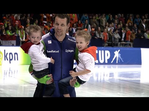 Emotioneel afscheid van Stefan Groothuis in bomvol Thialf