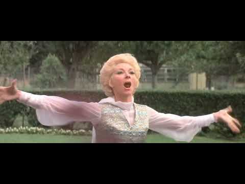 Le Gendarme en balade (1970) - Je veux laver la voiture !