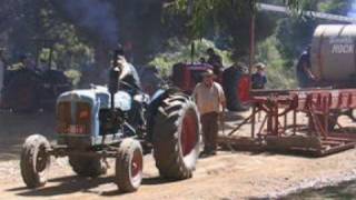 preview picture of video 'Bullarto Tractor Pull'