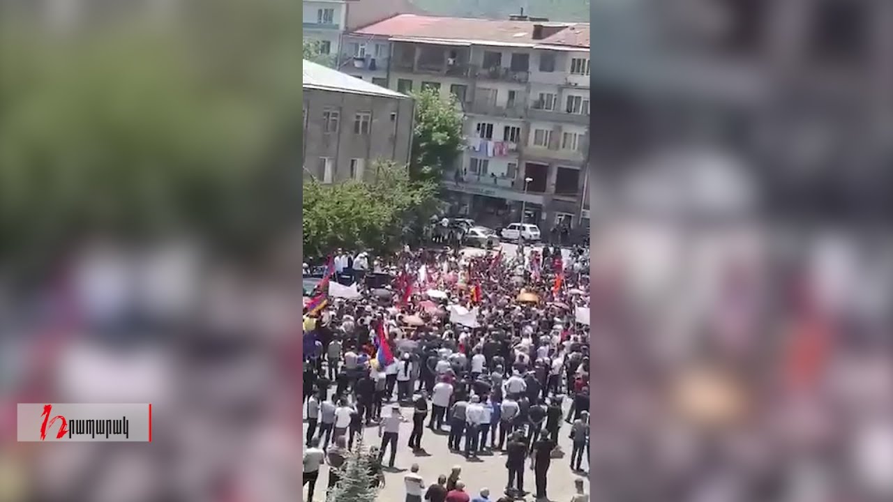 Գորիսի հրապարակը Փաշինյանի ելույթի ամենաթեժ պահին