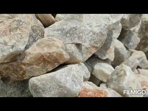 Quartz lumps Grade B l High Purity l Low iron  l High SIlica Quartz