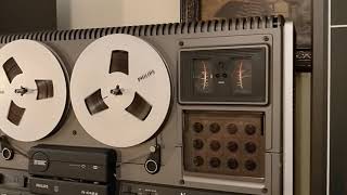 Video thumbnail for Philips N4422 by Maniek Mickiewicz