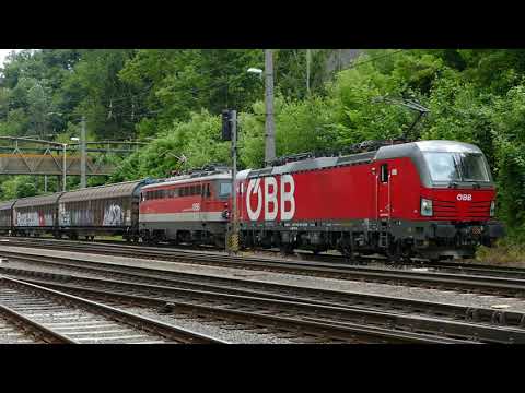 Vectron und 1142 an Güterzug | Abfahrt Spielfeld-Straß