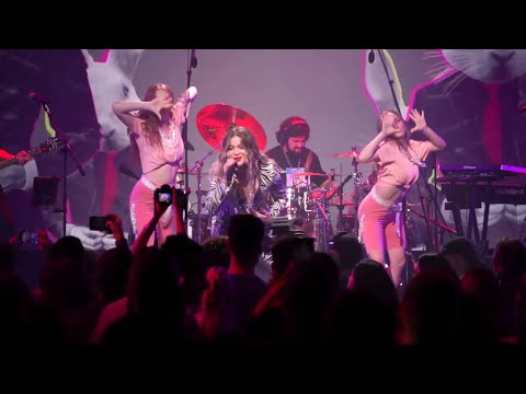 Sofia Reyes - A Tu Manera [CORBATA] (Live from YouTube Space LA)