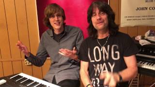 Robert Wells lämnar över till sin vikarie David Carbe