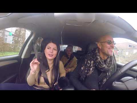 'Mos i fol shoferit' - Robert Aliaj në taksinë e Rudina Dembacaj