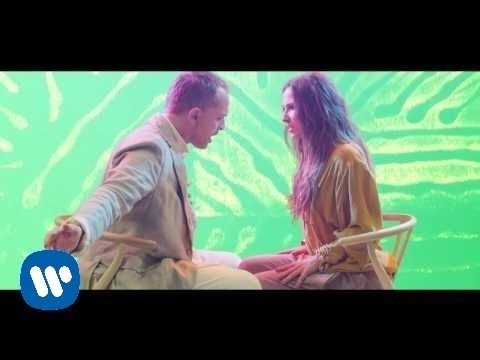 Miguel Bosé & Malú - Linda (videoclip oficial)