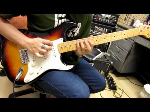 Fender  Standard Stratocaster Guitar Demo By Chatreeo
