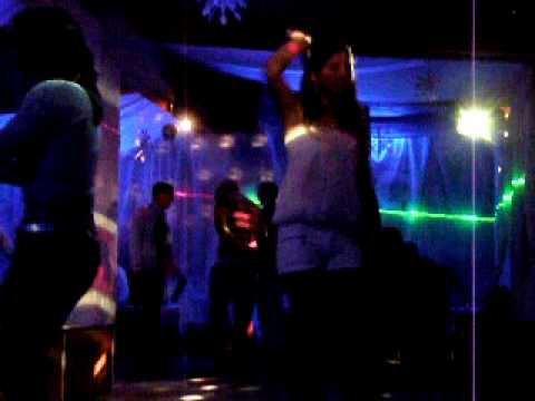 petrecere privata 2 @ club ice bacau.AVI