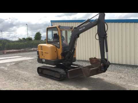 VOLVO EC25 2.5 TON MINI DIGGER