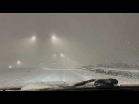 Driving in Heavy lake effect snowband!