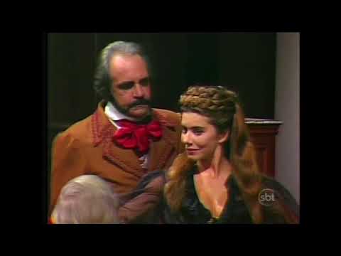 【CENA DONA BEIJA】Beija aparece de lingere no jantar do Ouvidor