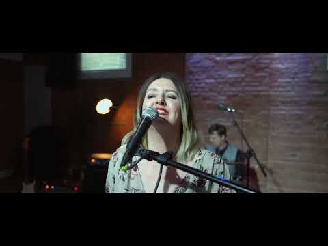 The X-Rays / Son Of A Preacher Man (Cover) Wedding Band London - AliveNetwork.com