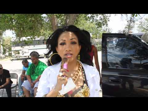 karian sang singing 1+1 on set of Hotgal Ting Video