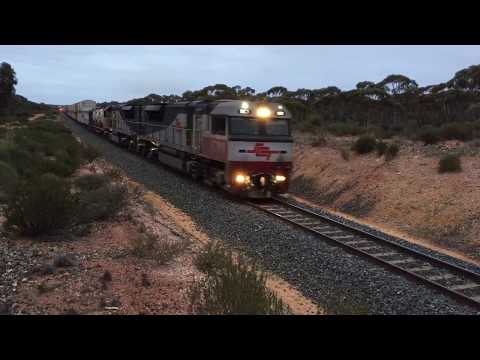 SCT train 5MP9 SCT013 SCT009 near Binduli WA 26May2018