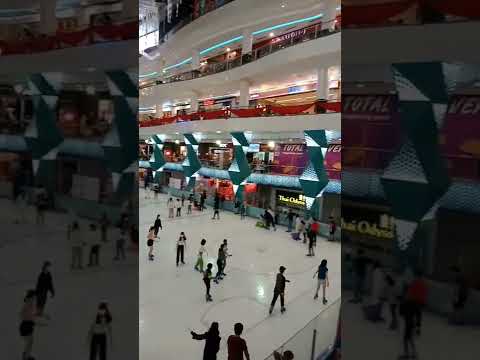 sunway pyramid ice skating