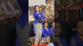 Download lagu Bodyne jiaan gemesné Sinden Ki Sun Gondrong #sindenidola #sindencantik #nandasari #kisungondrong mp3