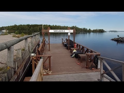 Matkalla Varjakan saareen kapulalossilla. Oli astetta kovempi homma..😅..