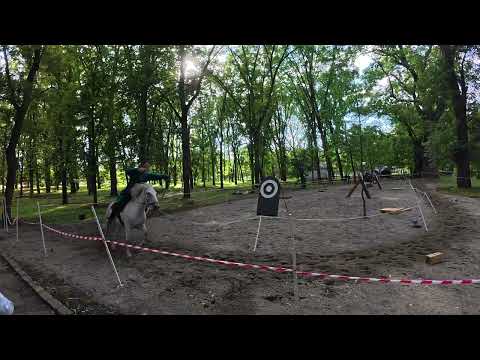Spectacol Incredibil de Tir cu Arcul 🏹 Călare în Gherla | Festival Armenopolis 2025 ! 🏹