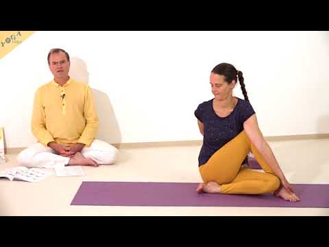 Drehsitz mit Mula Bandha - Yoga Asana Lexikon