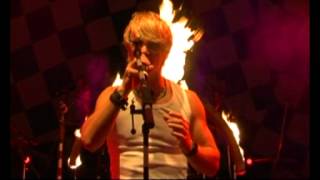 Music video thumbnail preview for Six - Warum er (live 2008) by Six