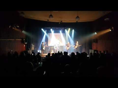 La Desgastada ft. Christian Cary - Despiértate nena