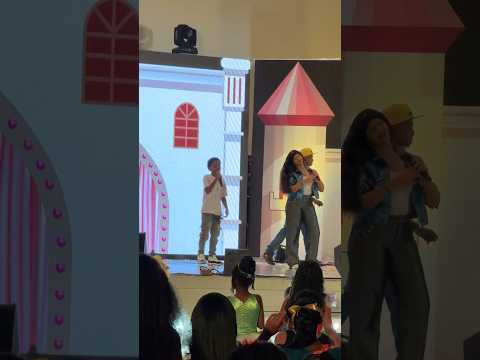 Tilín Surprende a Angi Fire en su Concierto 😱 Cantan Chakalitos! #shorts #freefire