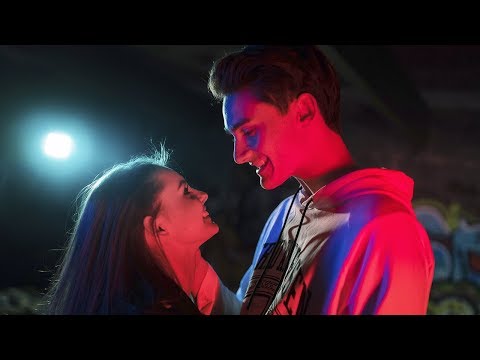 Alexander Husum - Min Tesla (Musikvideo)