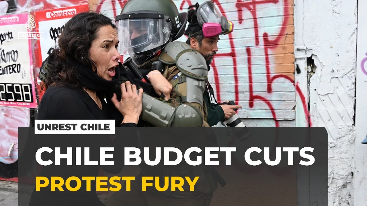 Unrest in Chile: Protesters call for public cuts to be reversed