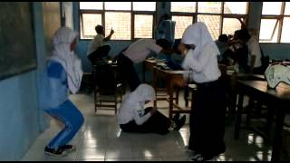 preview picture of video 'smp islam paniis gokil kelas IX-A 2013'