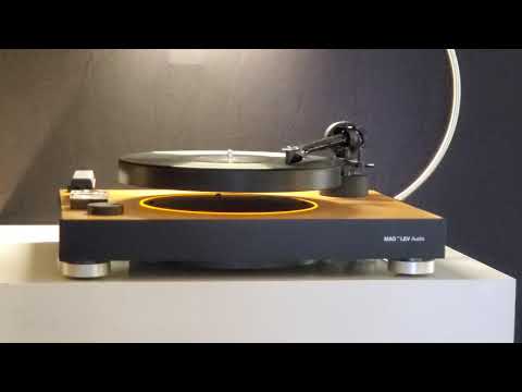 Mag Lev floating turntable - working and playing!
