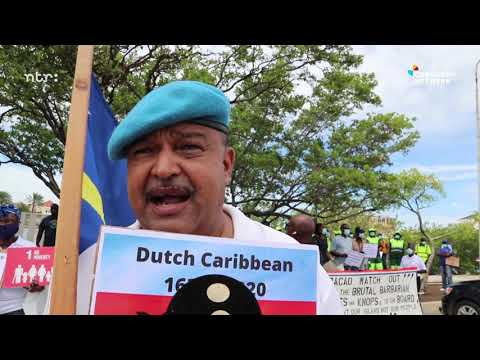 Protest tijdens bezoek Knops tegen Nederland