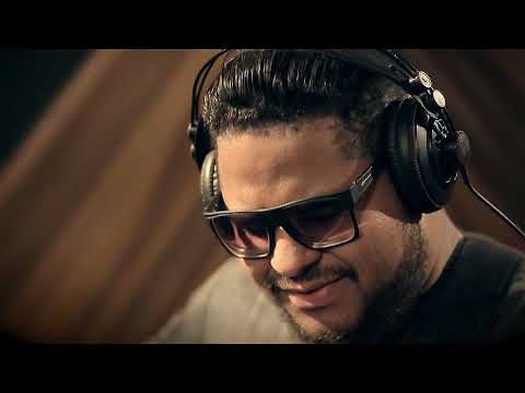 Jonnhy Jow - Sinos entre os anjos (Paulo Miklos)