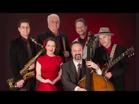 download lagu mp3 mp4 Red Light Roxy, download lagu Red Light Roxy gratis, unduh video klip Red Light Roxy