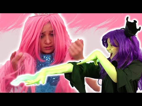 Malice's Long Hair Prank 💇The Princesses Grow The Longest Hair | Kiddyzuzaa
