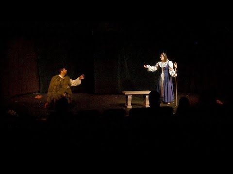 Mankind [Ανθρωπότητα, περ. 1465-1470], ανώνυμη ηθολογία γραμμένη για περιοδεύοντες θιάσους του 15ου αιώ να, σε παραγωγή της ομάδας Willing Suspension Productions του Boston University, καταγραφή της 28ης Απριλίου 2022. Τρεις Κακίες χορεύουν, τραγουδούν και παρασύρουν στον πειρασμό την Ανθρωπότητα, ενώ ο Διάβολος επιστρατεύεται για να καταλύσει την ελπίδα του Ελέους: η ψυχομαχία εκτυλίσσεται με σκατολογικό χιούμορ και άμεση εμπλοκή του κοινού.