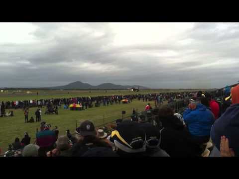 B1 bomber takeoff airshow 2011