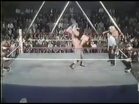 The Moondogs vs "Silent" Brian Mackney & Nick DeCarlo - December 22, 1984