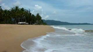 preview picture of video 'Ban Bang Niang Beach, Khao Lak, Thailand im Mai 2011 mittlerer Teil'
