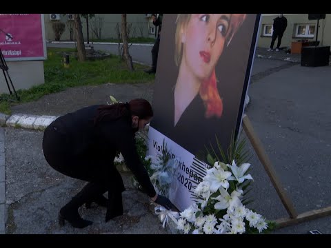 Këngët e Violeta Rexhepagiqi sot në sheshin e Prishtinës