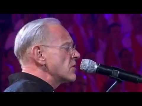 Un homme heureux - William Sheller avec les Fous Chantants d'Alès.avi