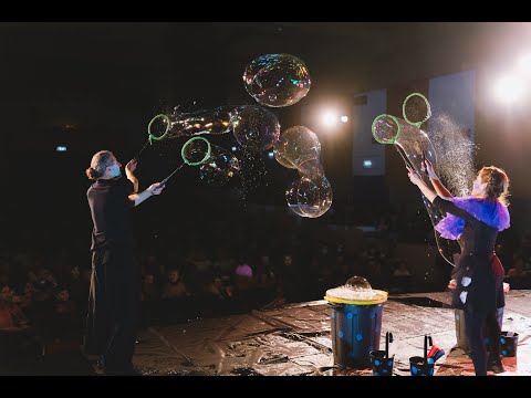 Bubble Perfomance ΚΟΣΜΟΝΑΥΤΕΣ by La Petite Marguerite- Δημοτικό Θέατρο Νάουσας
