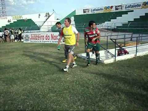 Portuguesa entrando em campo contra o Icasa, no Romeirão (12/10/2010)