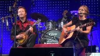 Troy Cassar-Daley &amp; Kasey Chambers - I&#39;m So Lonesome I Could Cry