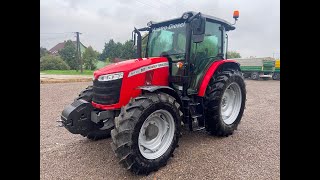 Massey Ferguson 5711M traktor