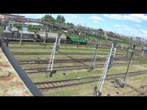 Un automotor RC și un automotor desiro Vt642 DMU .Ro SNTFC filmate de pe pasarela Imposter