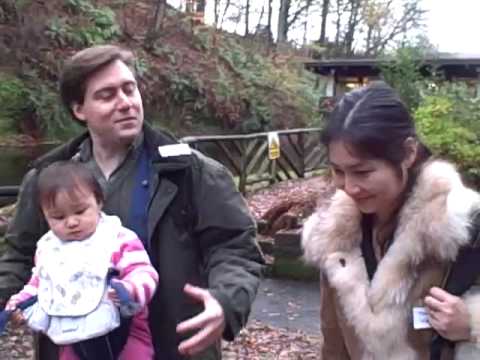 whisky review 91b - mum, dad and baby Julia talk 'Whisky' at Glengoyne