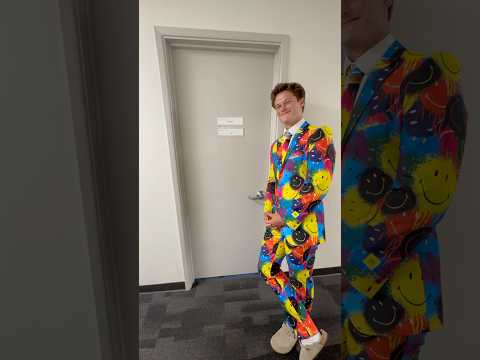 Due to popular demand: my official dorm tour #college #dormtour